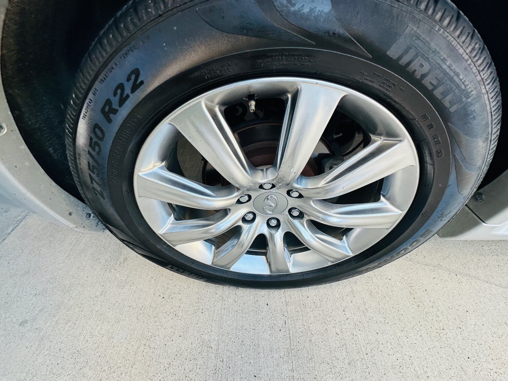 Photo 36 of this INFINITI QX56