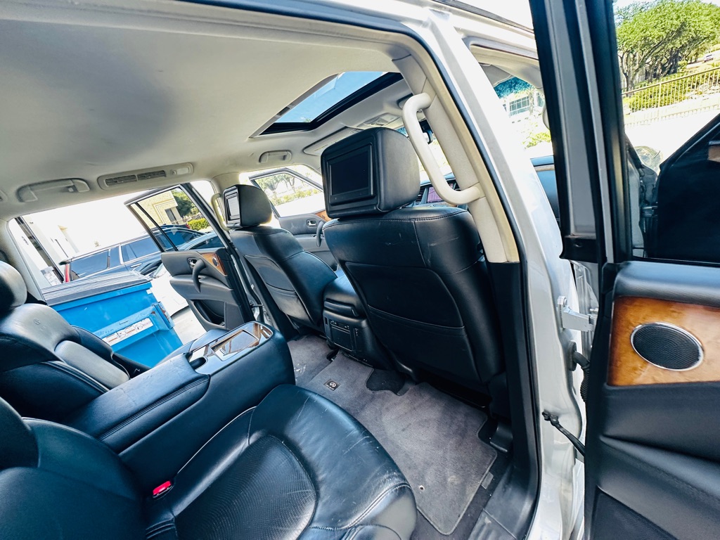 Photo 29 of this INFINITI QX56