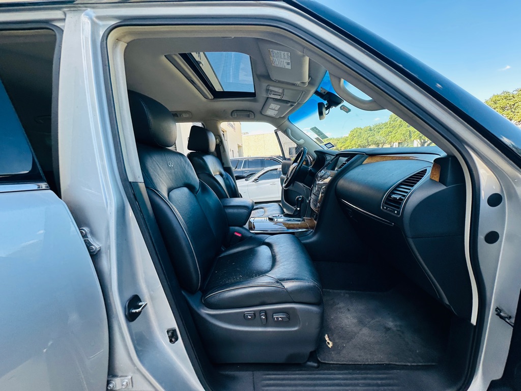 Photo 30 of this INFINITI QX56