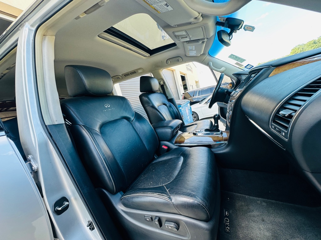 Photo 31 of this INFINITI QX56