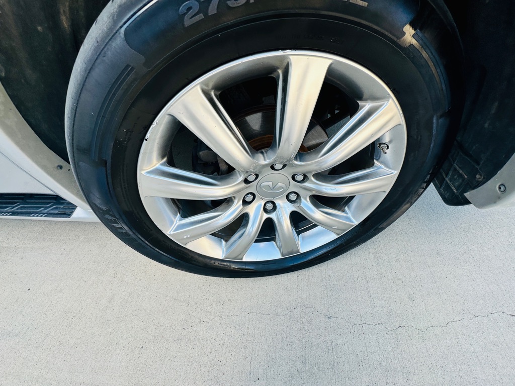 Photo 37 of this INFINITI QX56