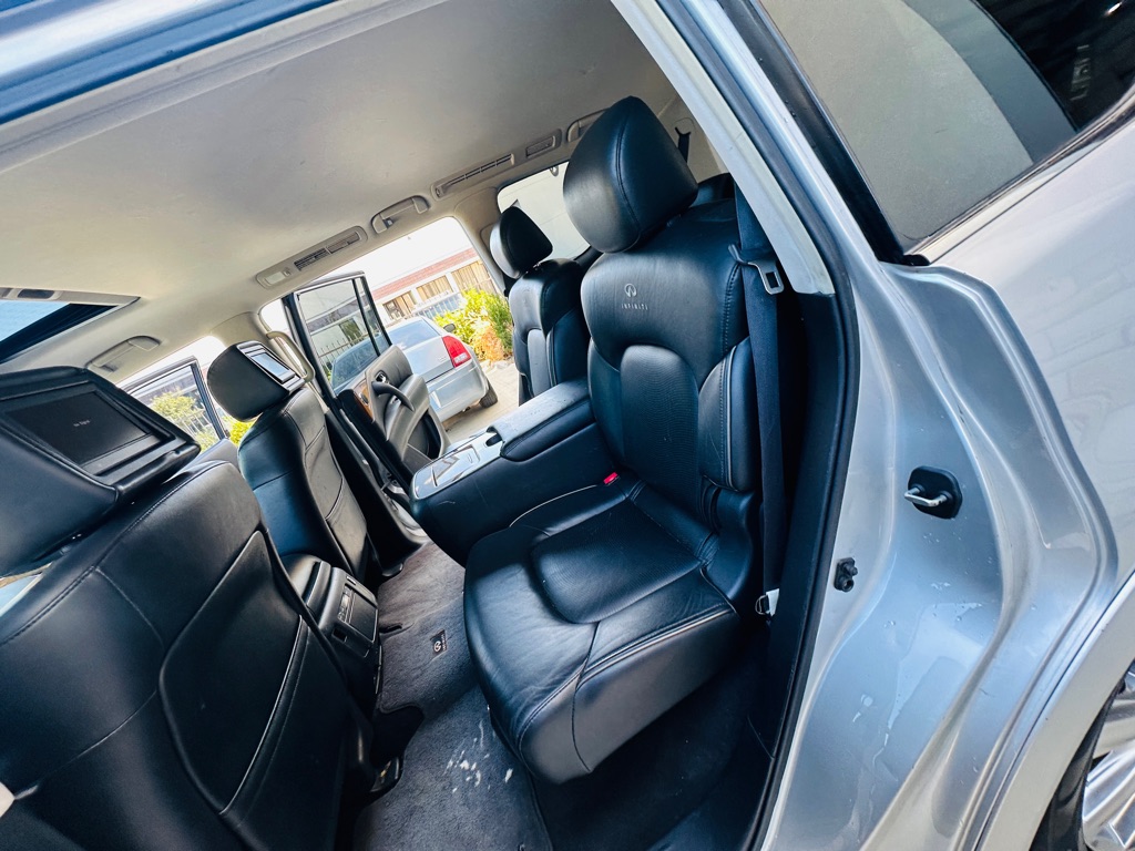 Photo 22 of this INFINITI QX56