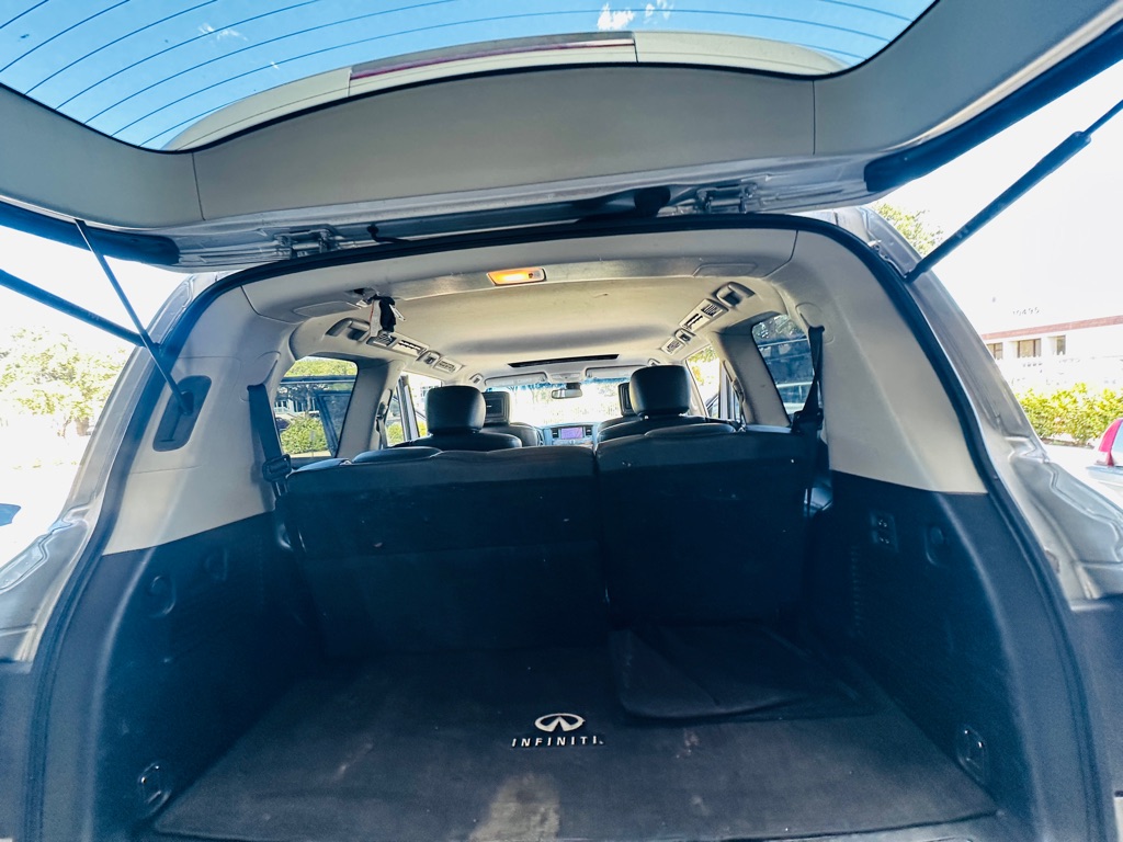 Photo 25 of this INFINITI QX56