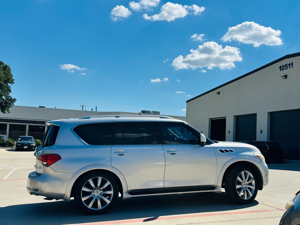 Photo 11 of this INFINITI QX56