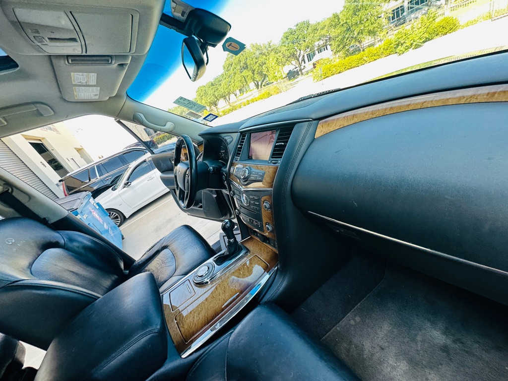 Photo 32 of this INFINITI QX56