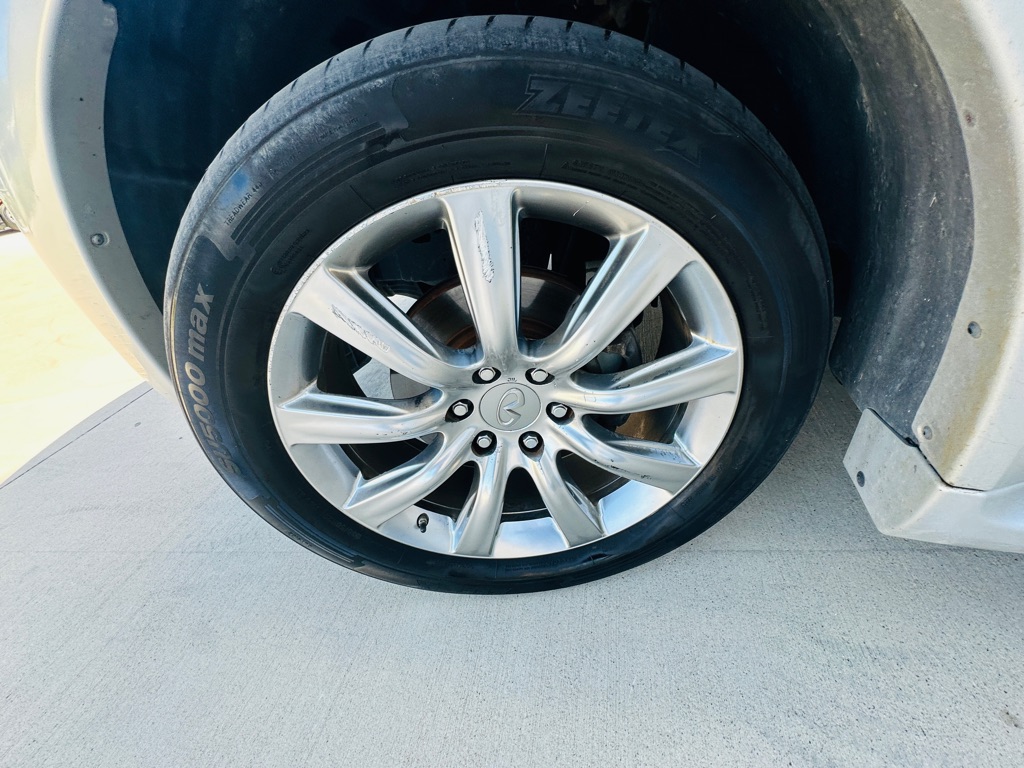 Photo 34 of this INFINITI QX56