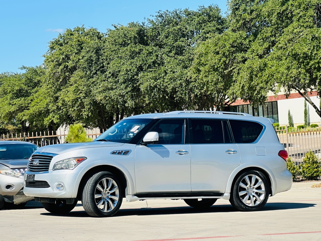 Photo 4 of this INFINITI QX56