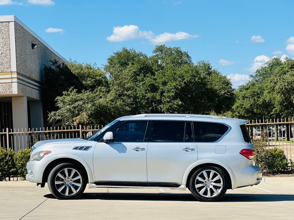 Photo 5 of this INFINITI QX56