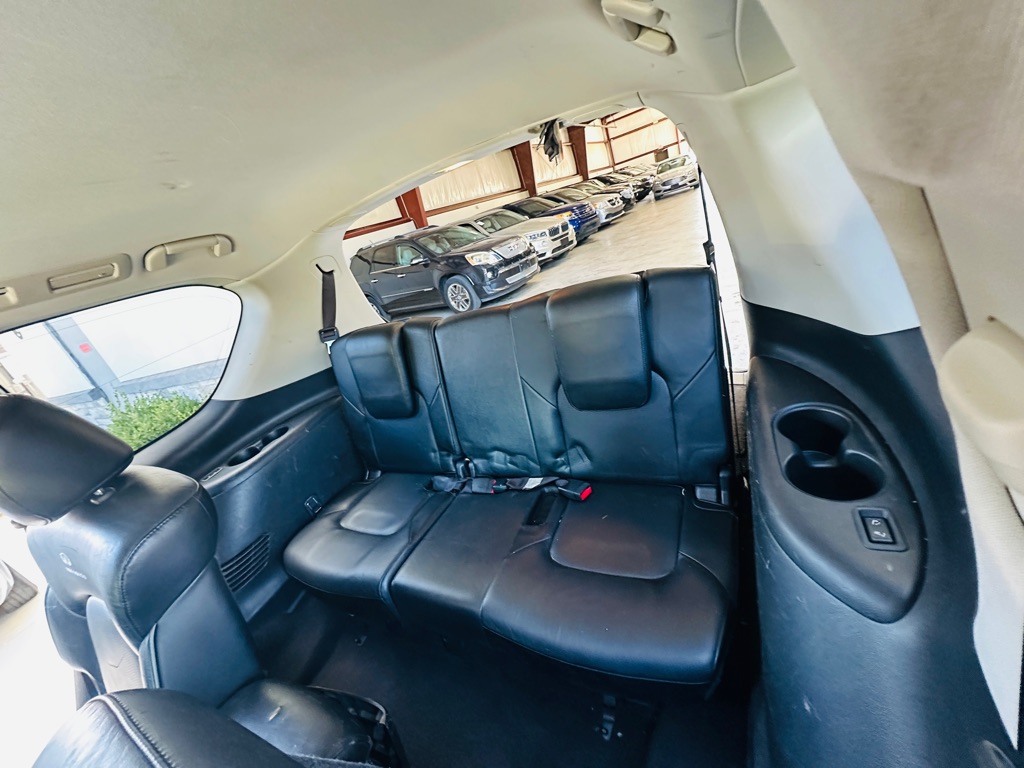 Photo 24 of this INFINITI QX56