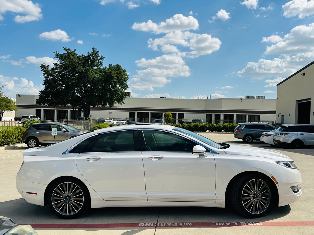 Photo 12 of this LINCOLN MKZ