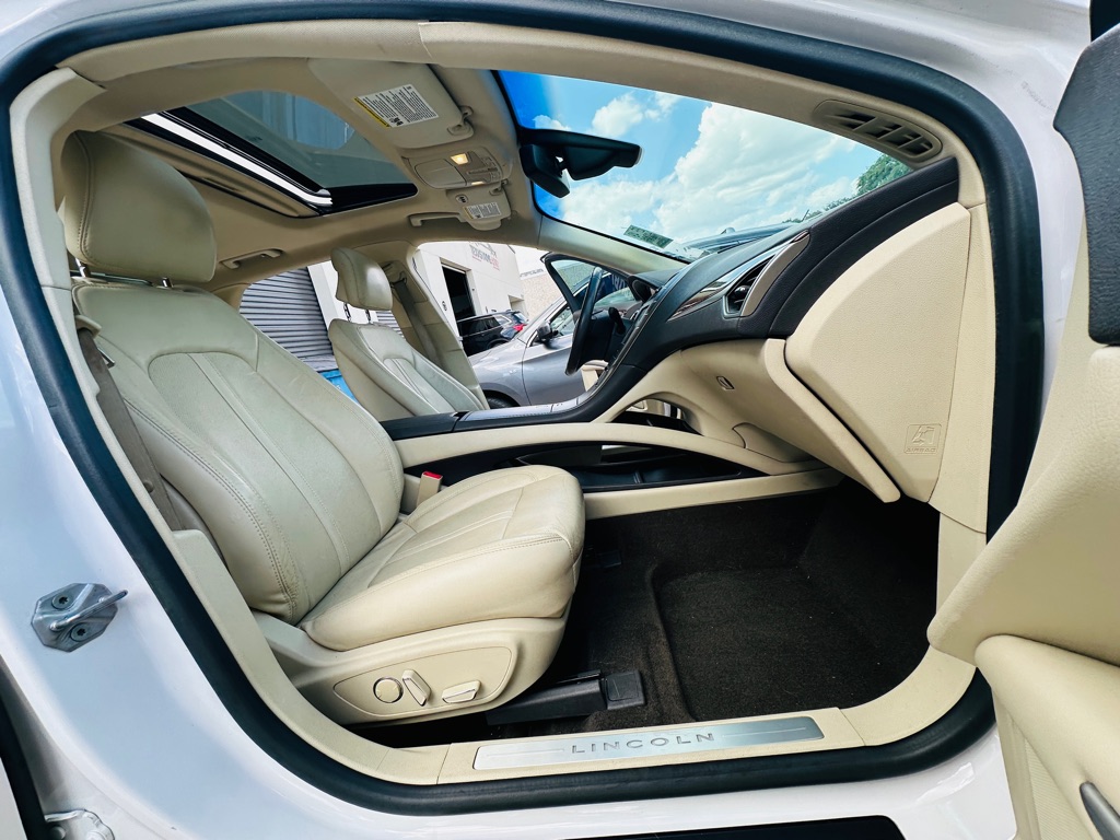 Photo 23 of this LINCOLN MKZ