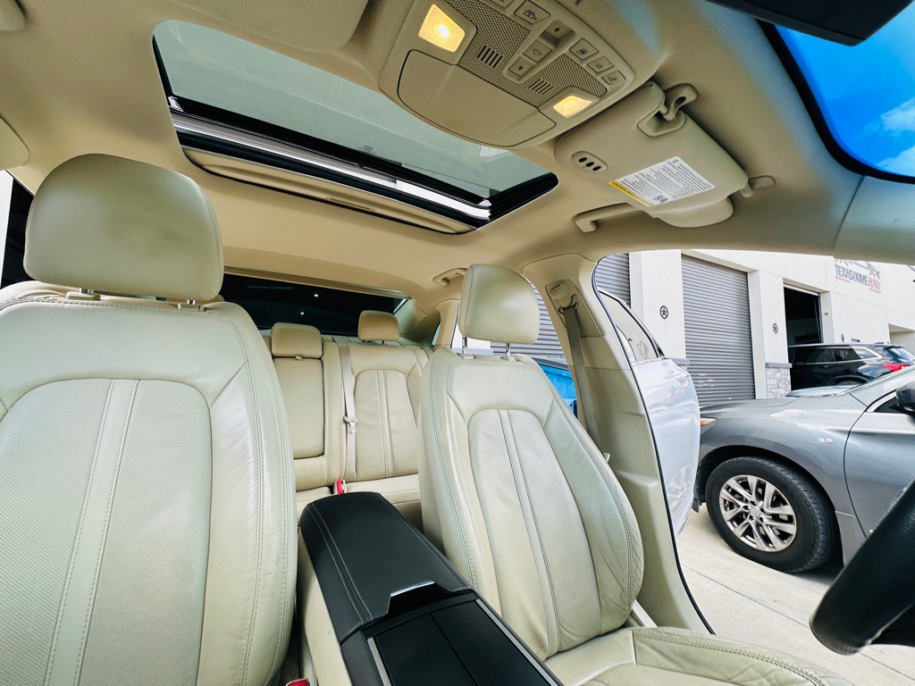 Photo 25 of this LINCOLN MKZ