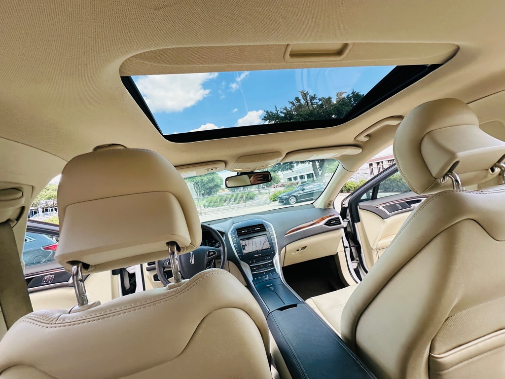 Photo 20 of this LINCOLN MKZ