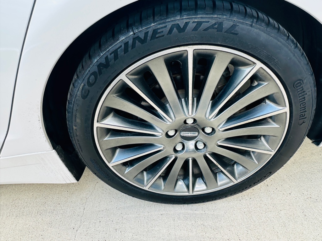 Photo 30 of this LINCOLN MKZ