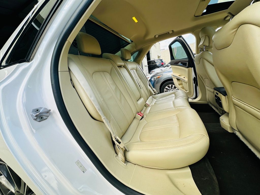 Photo 22 of this LINCOLN MKZ