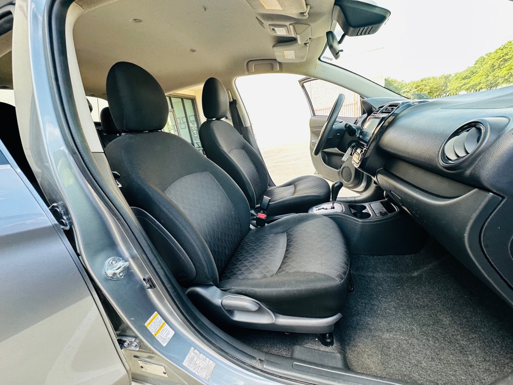 Photo 26 of this MITSUBISHI MIRAGE
