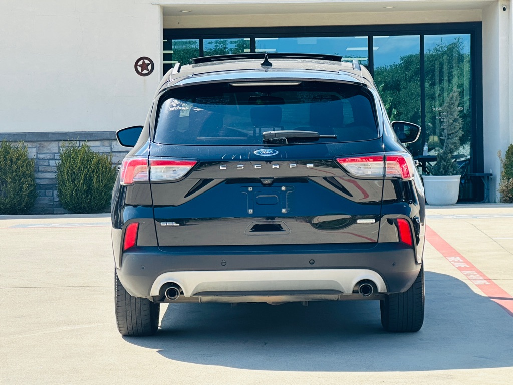 Photo 9 of this FORD ESCAPE
