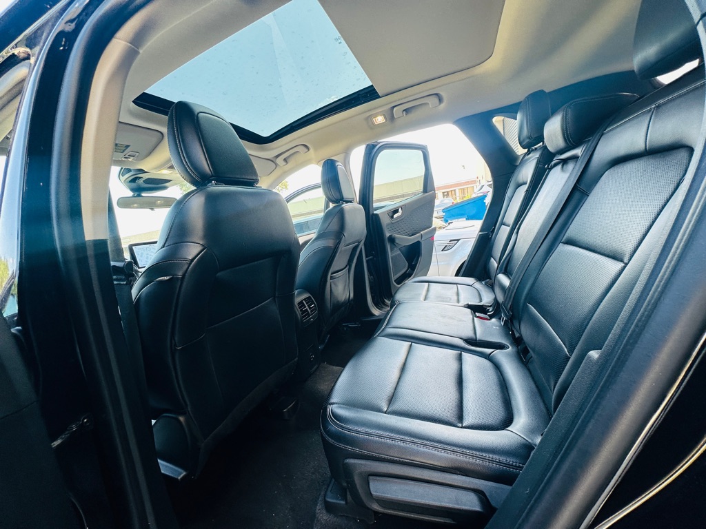 Photo 19 of this FORD ESCAPE