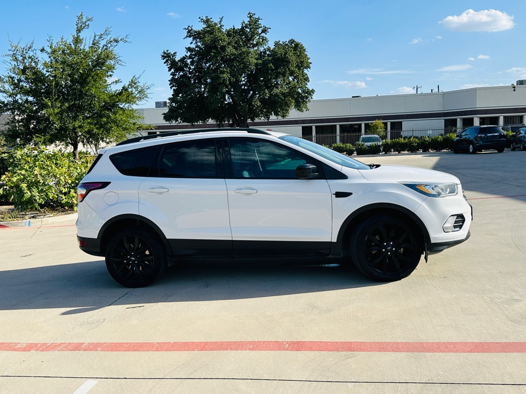 Photo 10 of this FORD ESCAPE