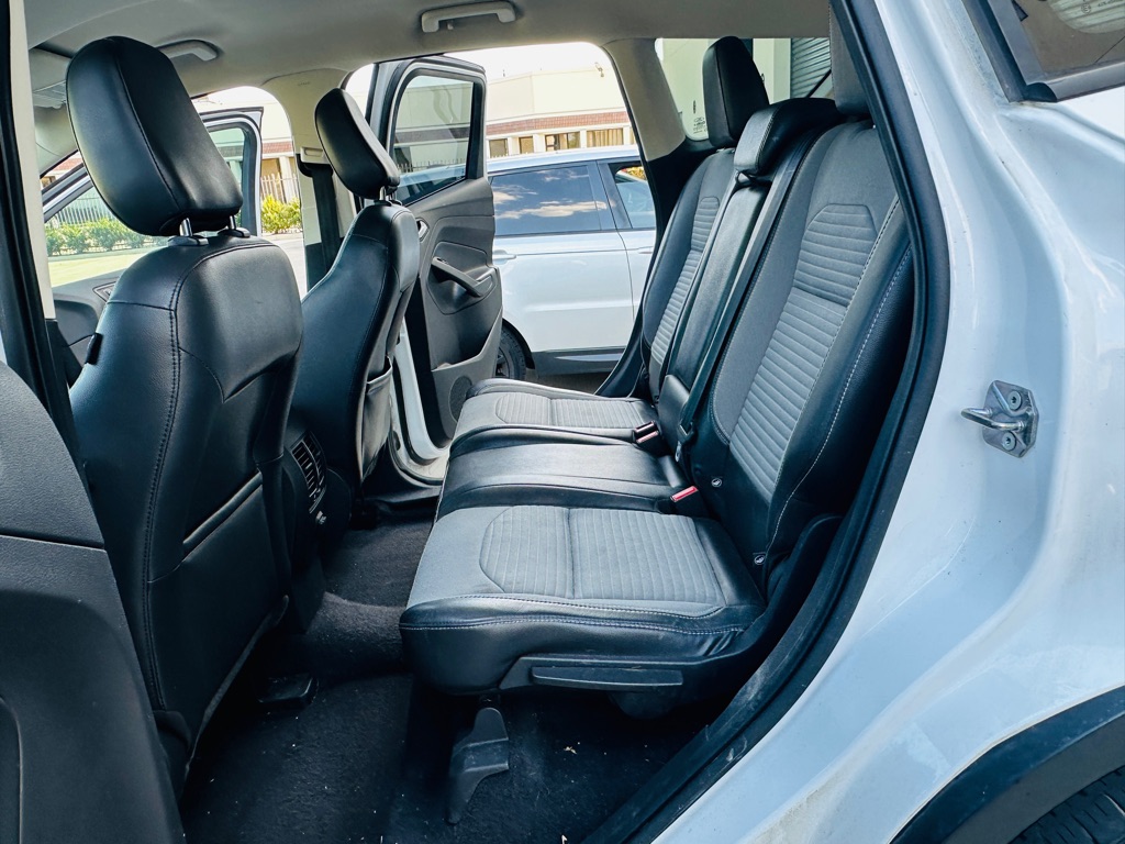 Photo 16 of this FORD ESCAPE