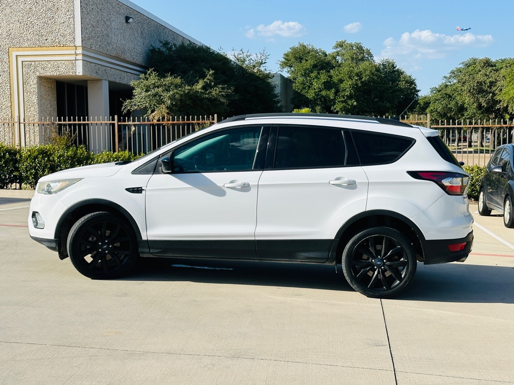 Photo 5 of this FORD ESCAPE