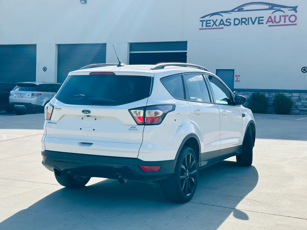 Photo 8 of this FORD ESCAPE
