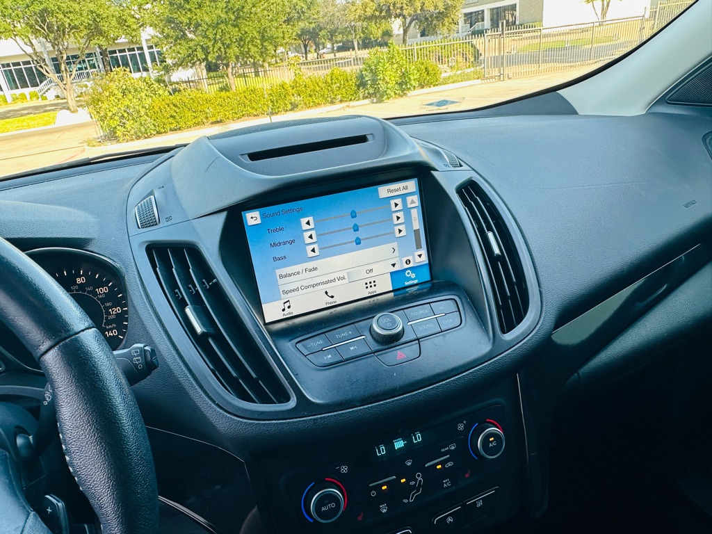 Photo 24 of this FORD ESCAPE