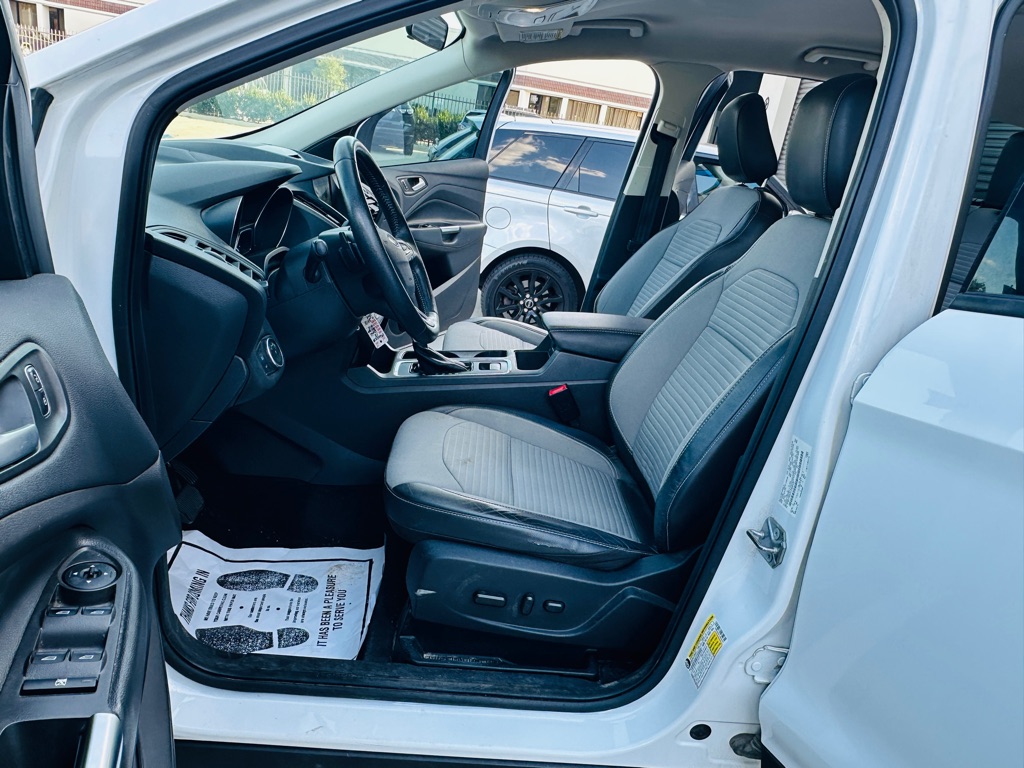Photo 11 of this FORD ESCAPE