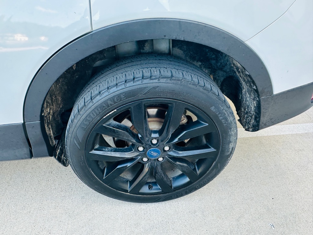 Photo 26 of this FORD ESCAPE