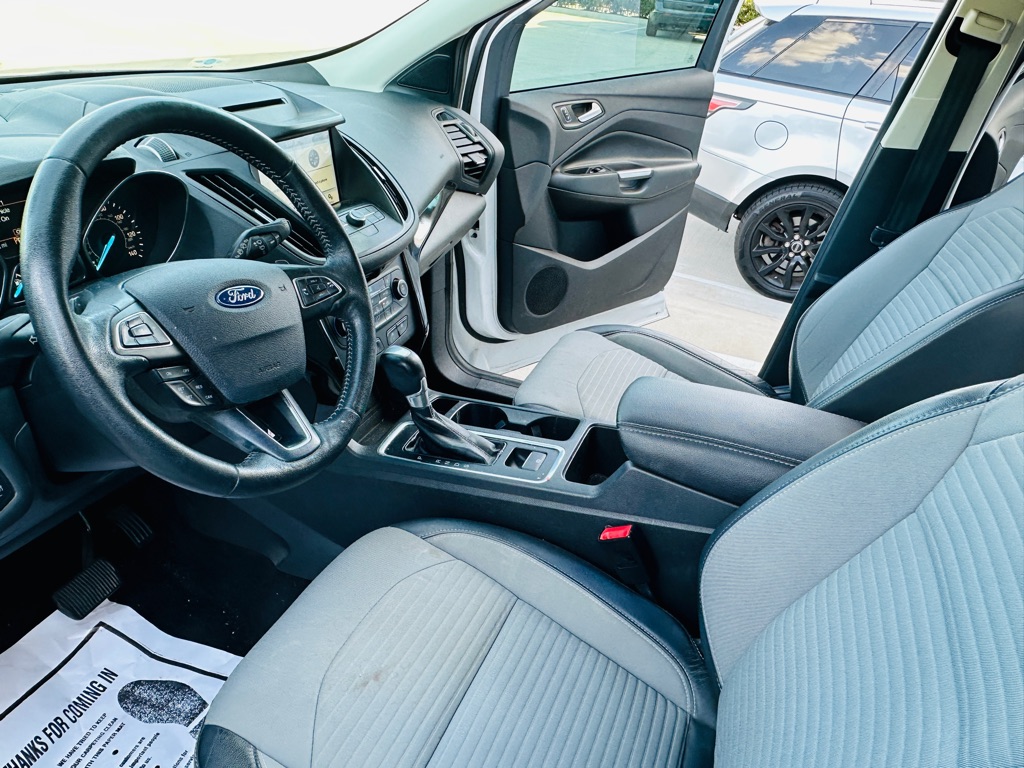 Photo 13 of this FORD ESCAPE