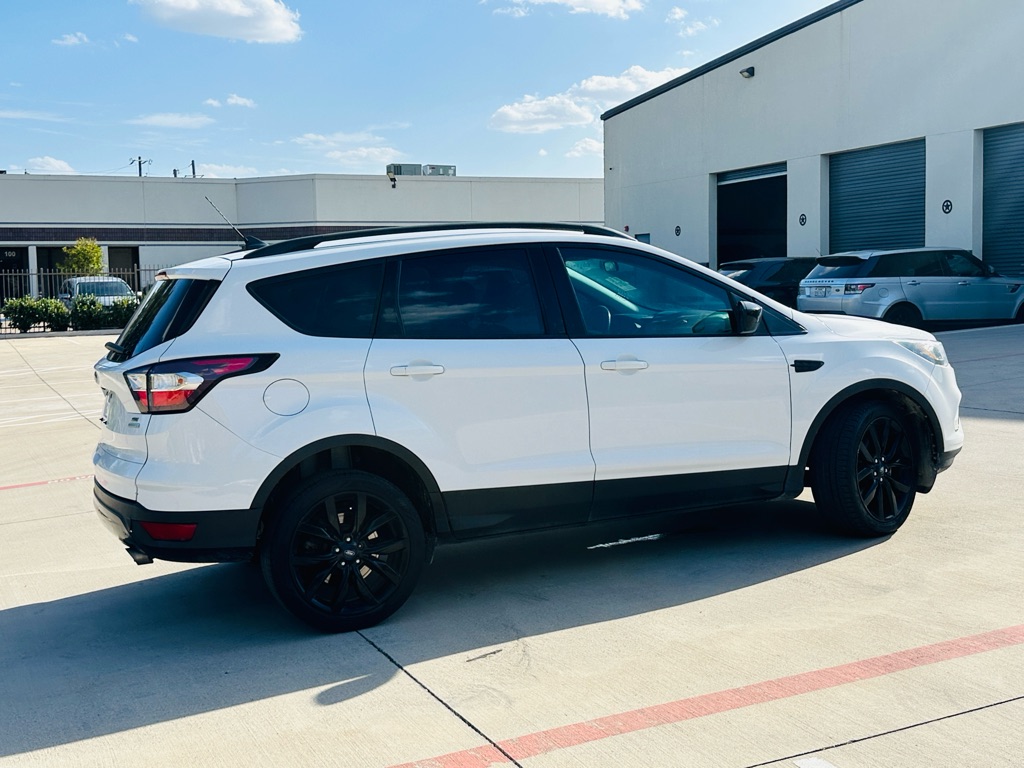 Photo 9 of this FORD ESCAPE