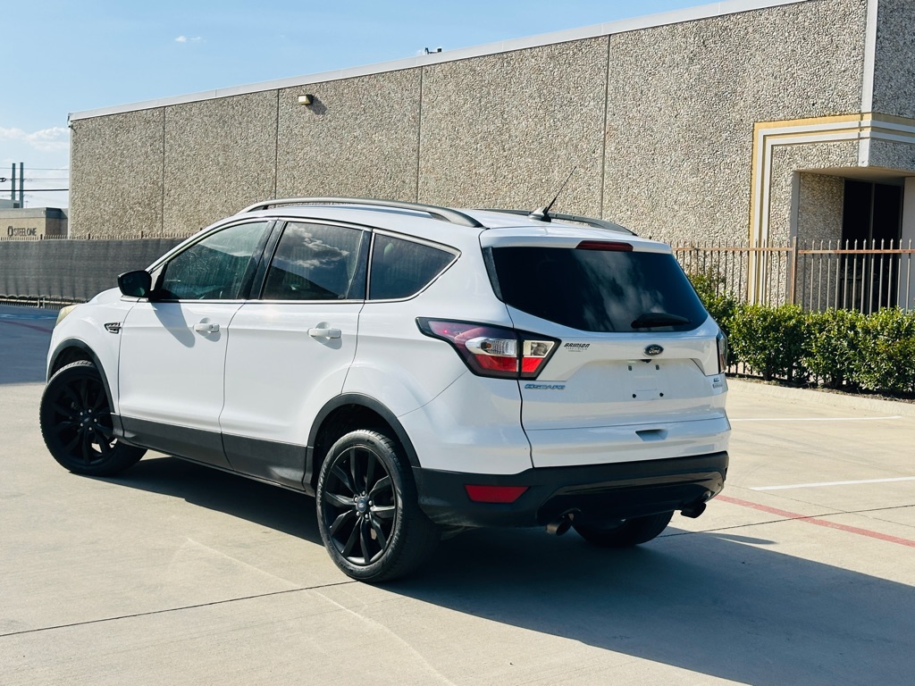 Photo 6 of this FORD ESCAPE