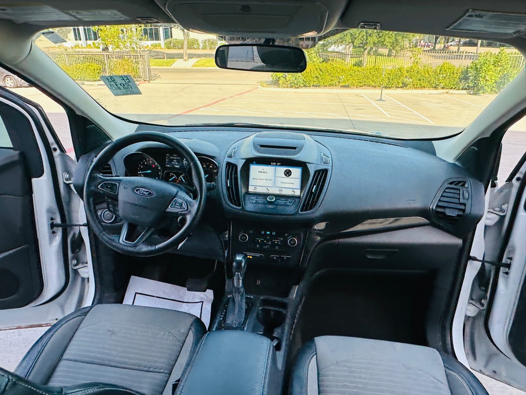 Photo 21 of this FORD ESCAPE