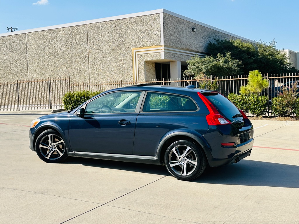 Photo 6 of this VOLVO C30