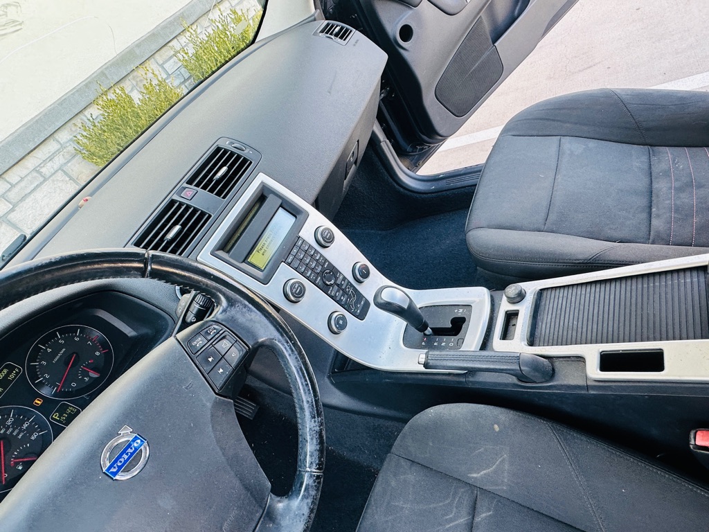 Photo 14 of this VOLVO C30