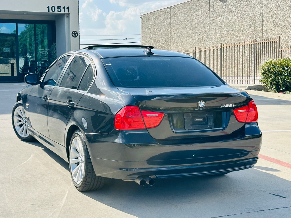 Photo 6 of this BMW 328