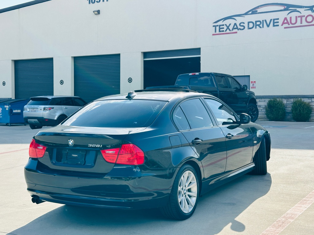 Photo 7 of this BMW 328