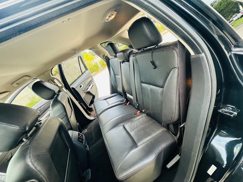 Photo 18 of this FORD EDGE