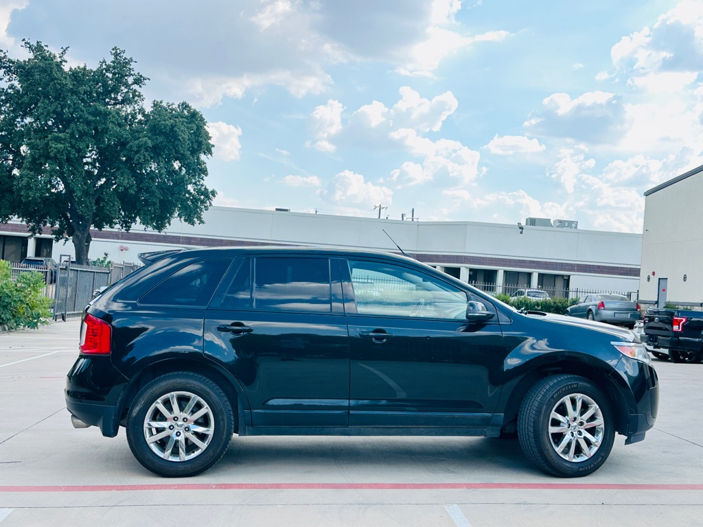 Photo 12 of this FORD EDGE