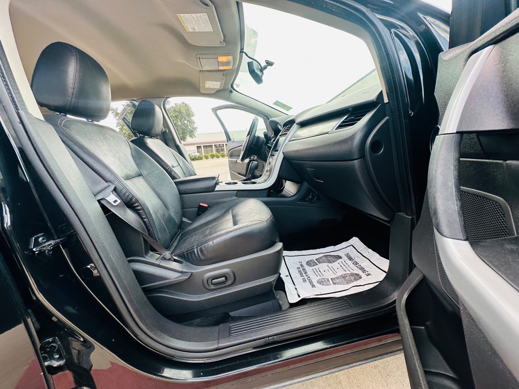 Photo 24 of this FORD EDGE