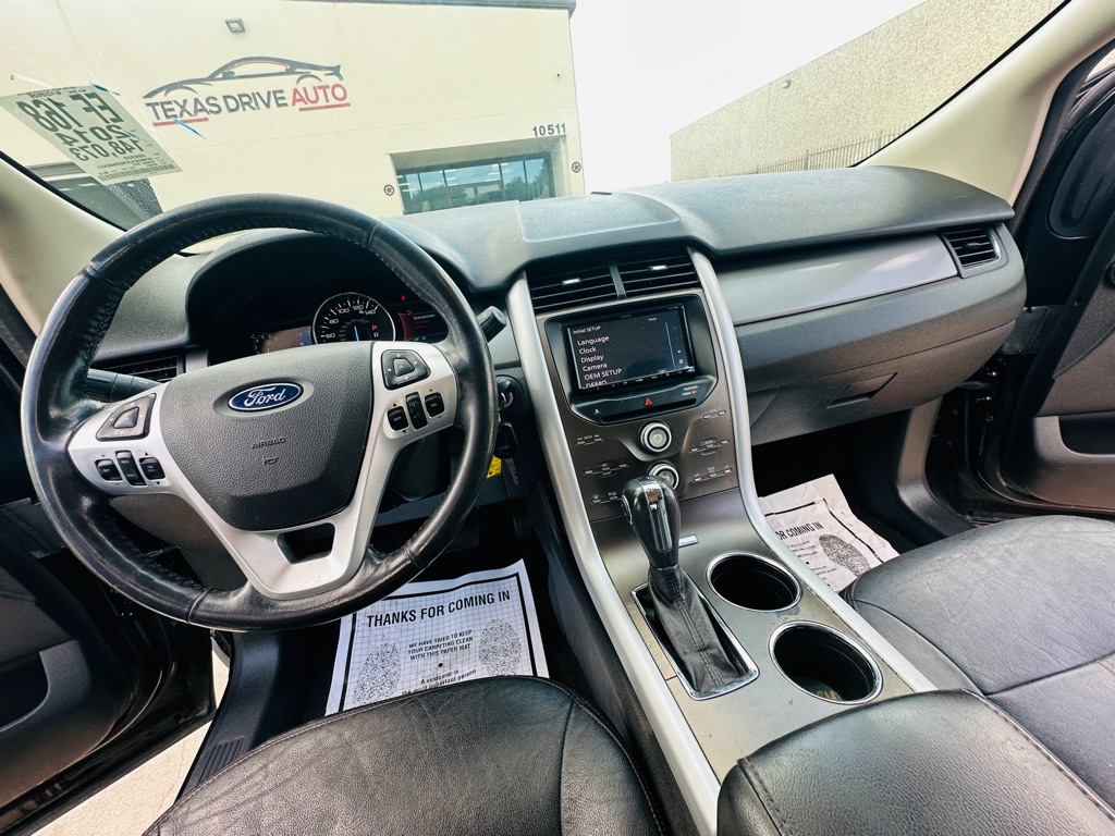 Photo 16 of this FORD EDGE