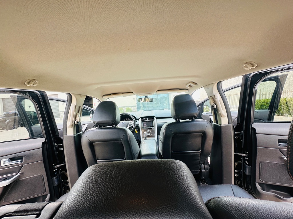 Photo 21 of this FORD EDGE