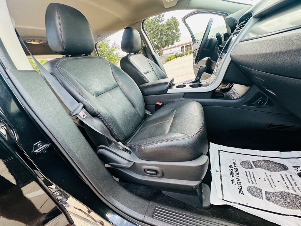 Photo 25 of this FORD EDGE