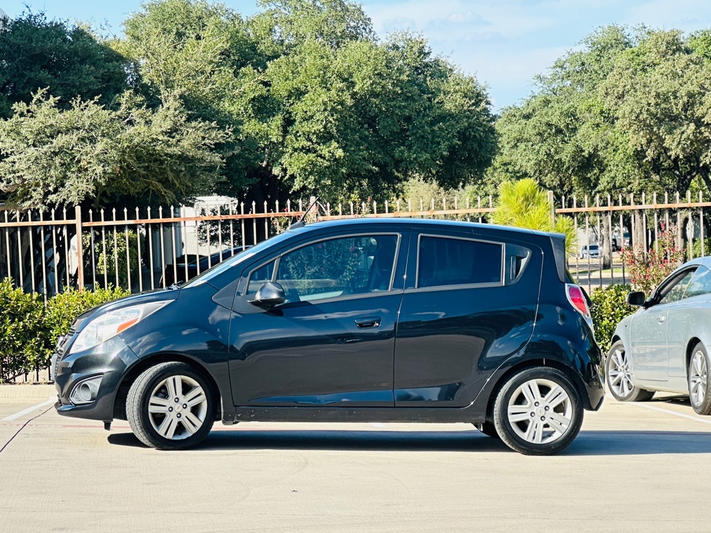 Photo 5 of this CHEVROLET SPARK