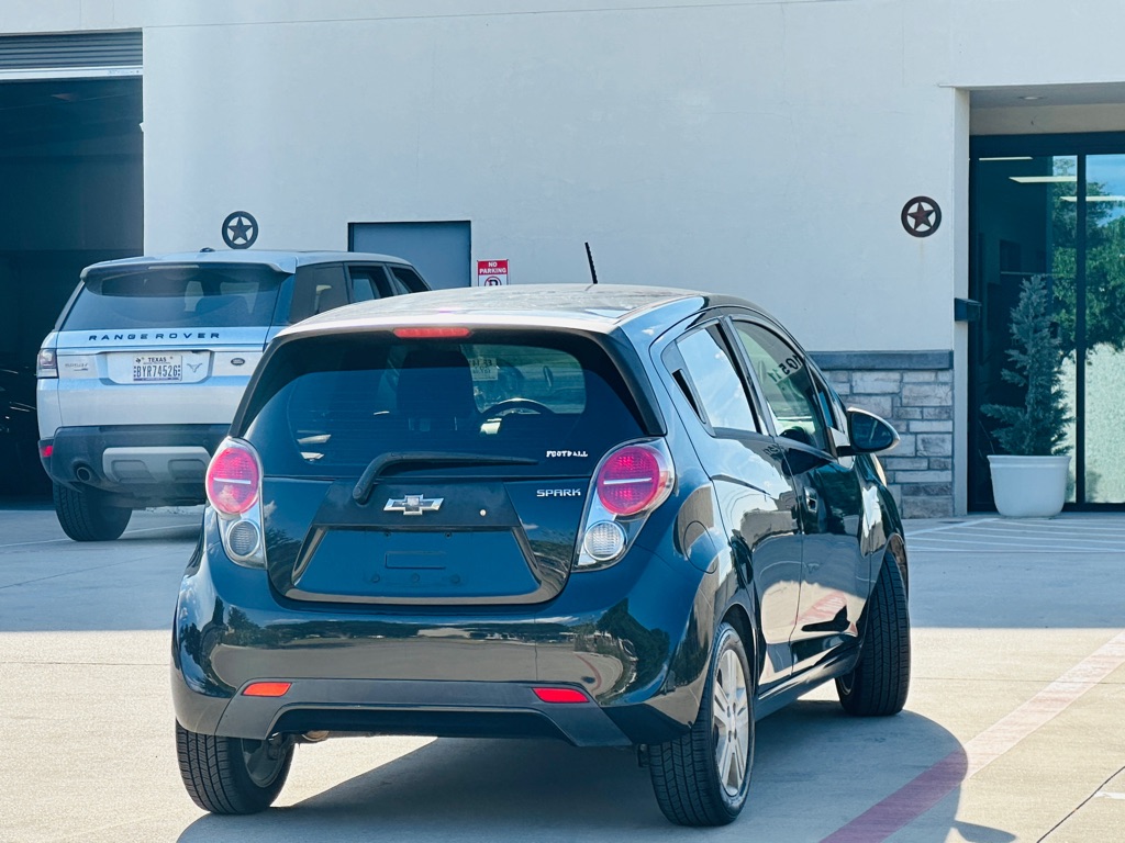 Photo 10 of this CHEVROLET SPARK