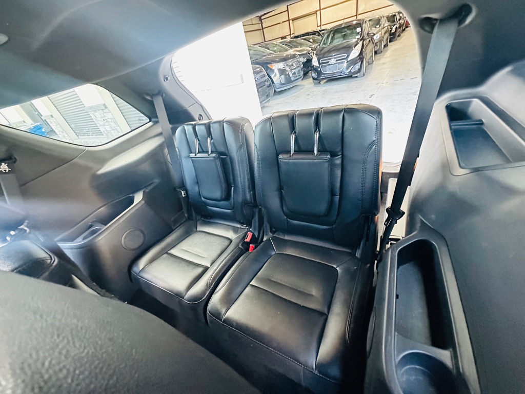 Photo 21 of this FORD EXPLORER