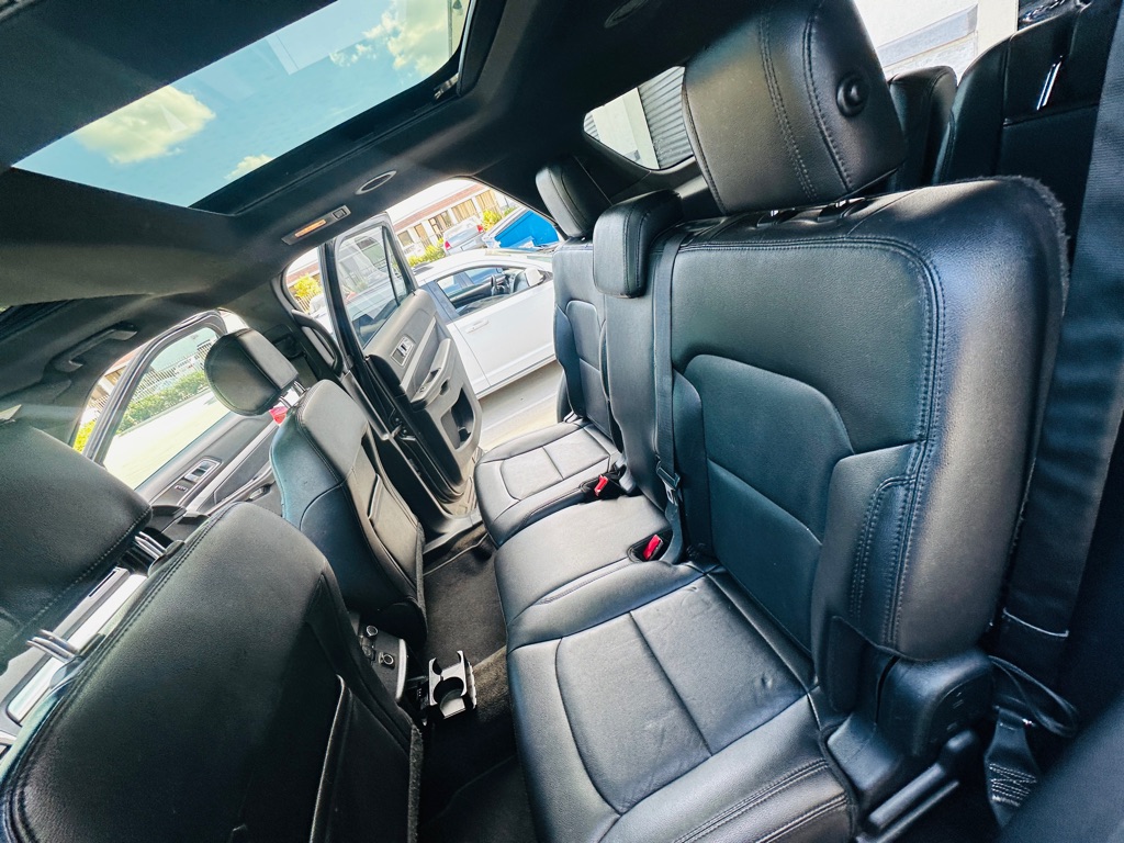 Photo 20 of this FORD EXPLORER