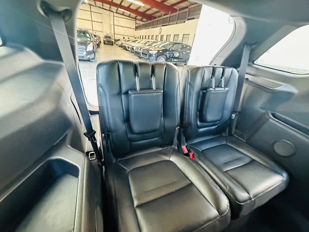 Photo 25 of this FORD EXPLORER