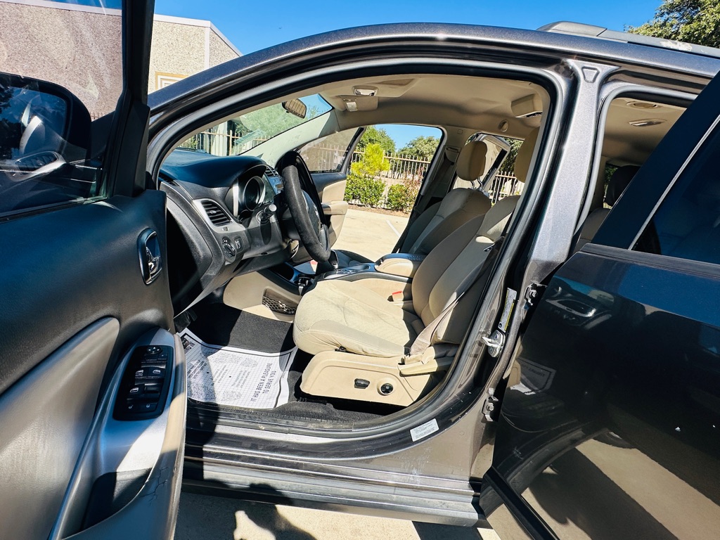 Photo 12 of this DODGE JOURNEY