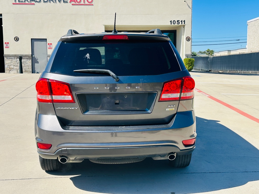 Photo 8 of this DODGE JOURNEY